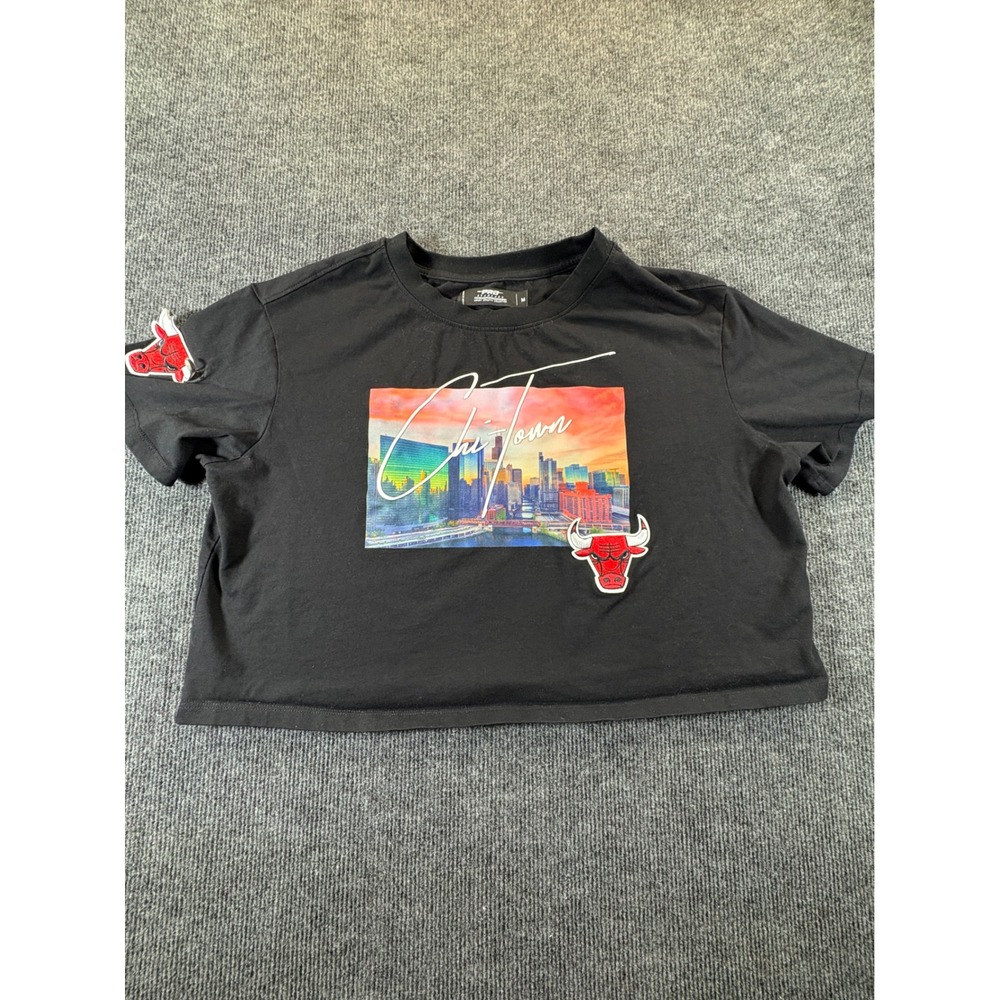 Pro Standard Chicago Bulls Chi-Town Skyline Black Cropped T-Shirt Womens Medium